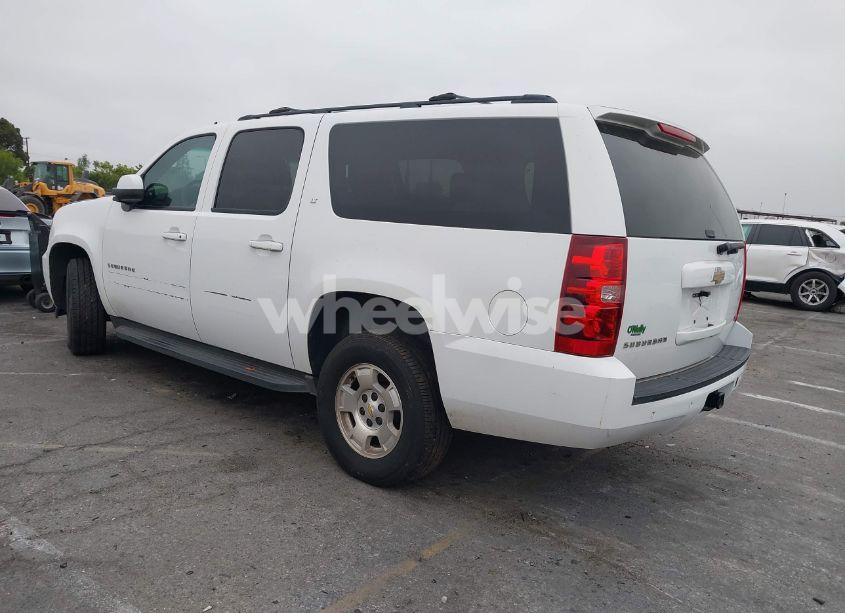 Photo 3 of 2011 Chevrolet Suburban 1500 LT1 (VIN 1GNSKJE30BR216805)