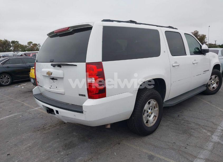 Photo 4 of 2011 Chevrolet Suburban 1500 LT1 (VIN 1GNSKJE30BR216805)