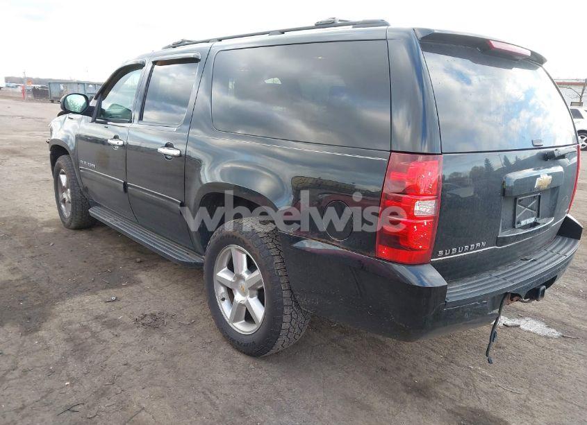 Photo 3 of 2011 Chevrolet Suburban 1500 LT1 (VIN 1GNSKJE30BR219235)