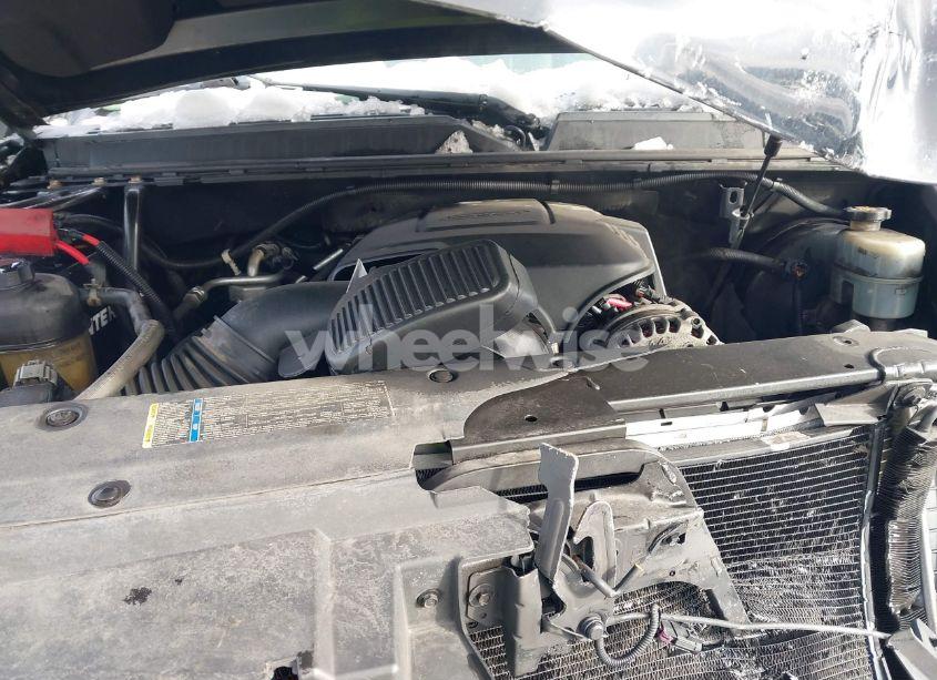 Photo 10 of 2011 Chevrolet Suburban 1500 LT1 (VIN 1GNSKJE31BR230826)