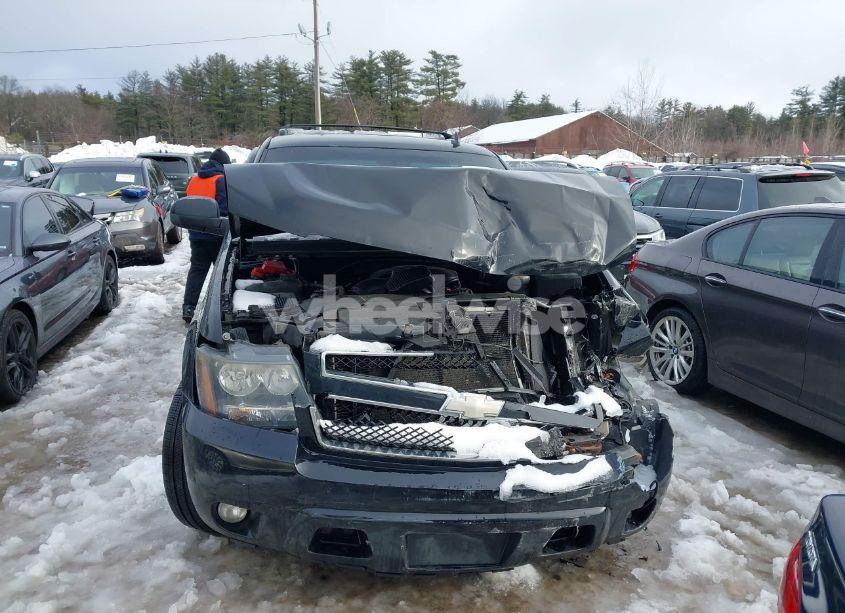 Photo 12 of 2011 Chevrolet Suburban 1500 LT1 (VIN 1GNSKJE31BR230826)