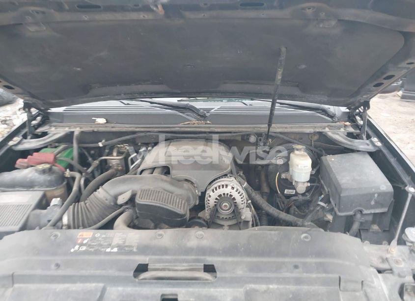 Photo 10 of 2011 Chevrolet Suburban 1500 LT1 (VIN 1GNSKJE31BR352277)