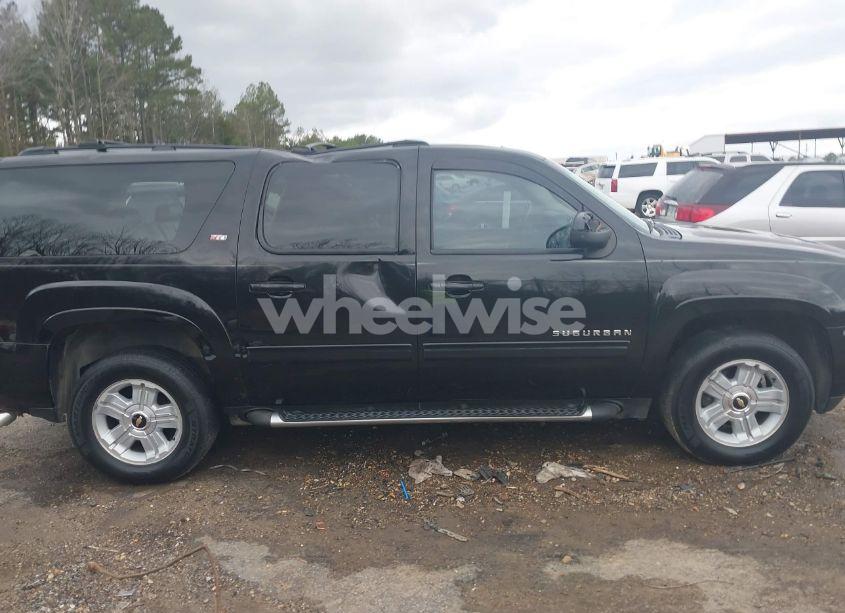 Photo 13 of 2011 Chevrolet Suburban 1500 LT1 (VIN 1GNSKJE31BR352277)