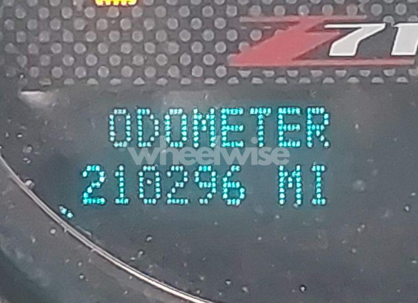 Photo 15 of 2011 Chevrolet Suburban 1500 LT1 (VIN 1GNSKJE31BR352277)