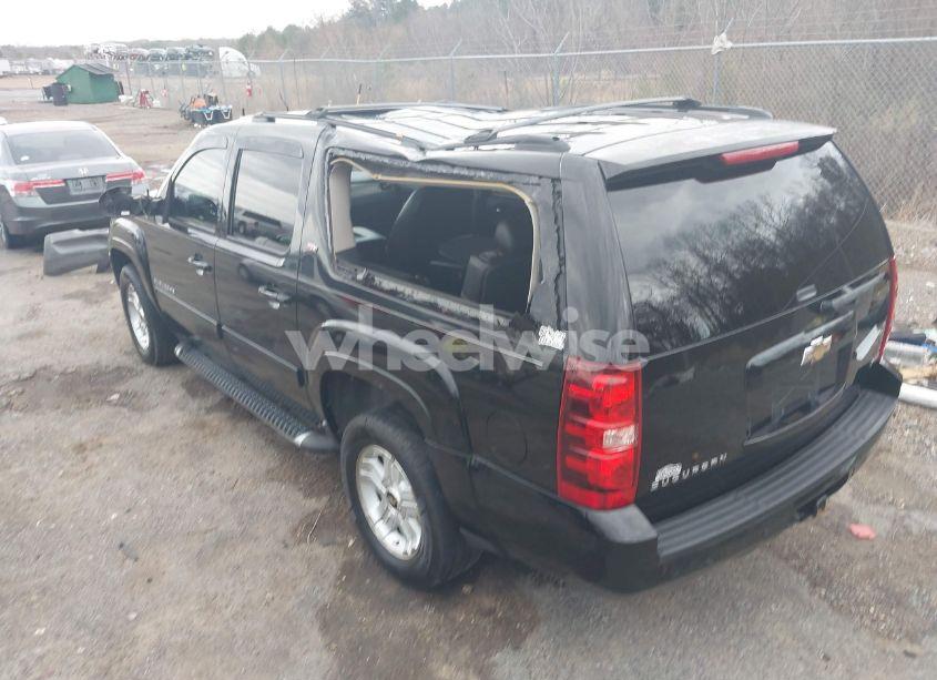Photo 6 of 2011 Chevrolet Suburban 1500 LT1 (VIN 1GNSKJE31BR352277)