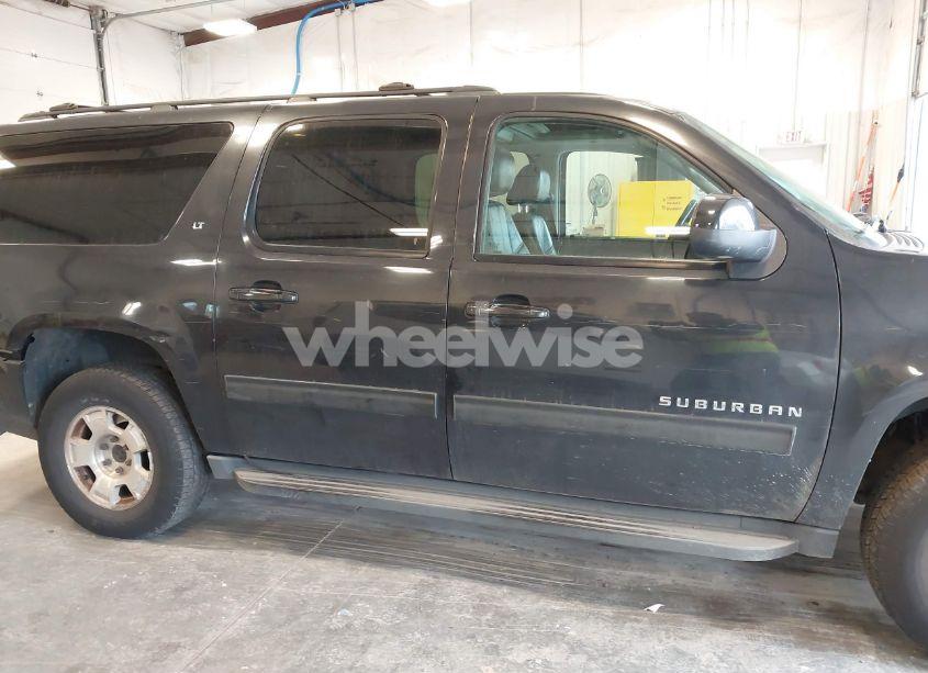 Photo 13 of 2011 Chevrolet Suburban 1500 LT1 (VIN 1GNSKJE31BR356961)