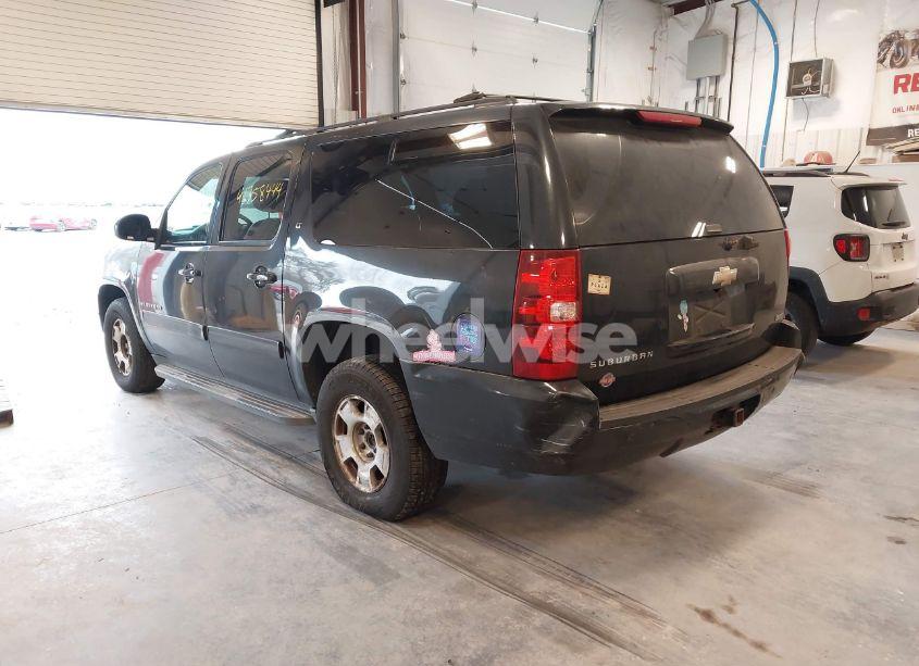 Photo 3 of 2011 Chevrolet Suburban 1500 LT1 (VIN 1GNSKJE31BR356961)