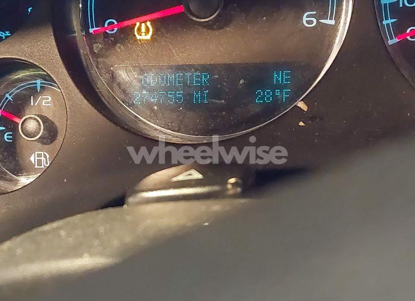 Photo 7 of 2011 Chevrolet Suburban 1500 LT1 (VIN 1GNSKJE31BR356961)