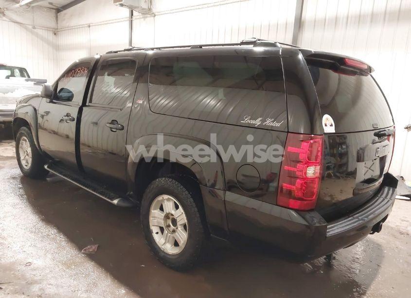 Photo 3 of 2011 Chevrolet Suburban 1500 LT1 (VIN 1GNSKJE32BR106273)