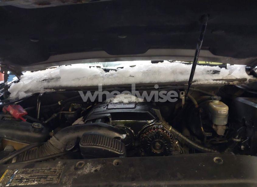 Photo 10 of 2011 Chevrolet Suburban 1500 LT1 (VIN 1GNSKJE33BR189440)