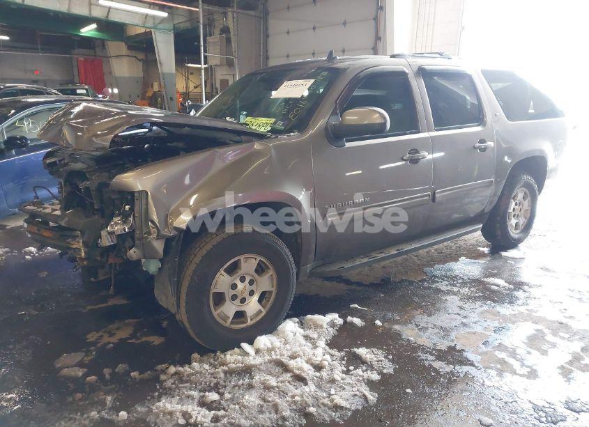 Photo 2 of 2011 Chevrolet Suburban 1500 LT1 (VIN 1GNSKJE33BR189440)