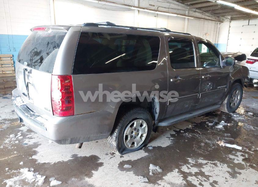 Photo 4 of 2011 Chevrolet Suburban 1500 LT1 (VIN 1GNSKJE33BR189440)