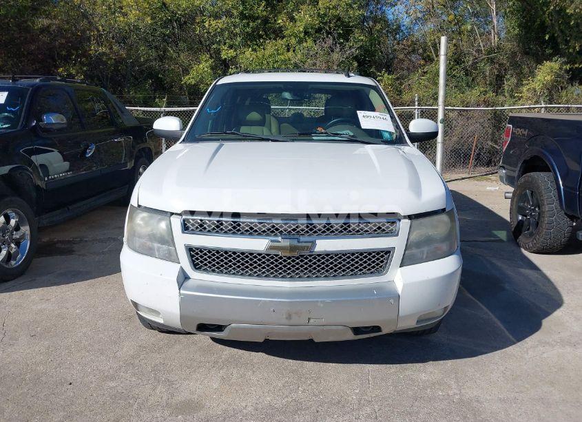 Photo 12 of 2011 Chevrolet Suburban 1500 LT1 (VIN 1GNSKJE33BR329499)