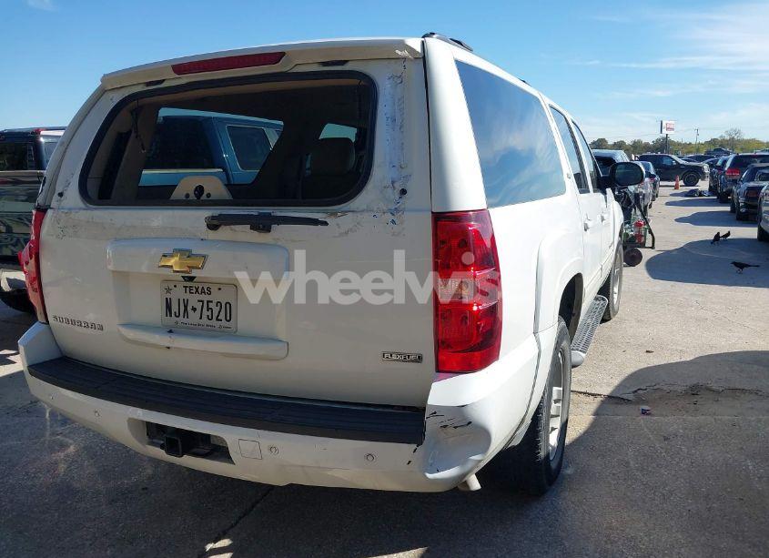 Photo 4 of 2011 Chevrolet Suburban 1500 LT1 (VIN 1GNSKJE33BR329499)