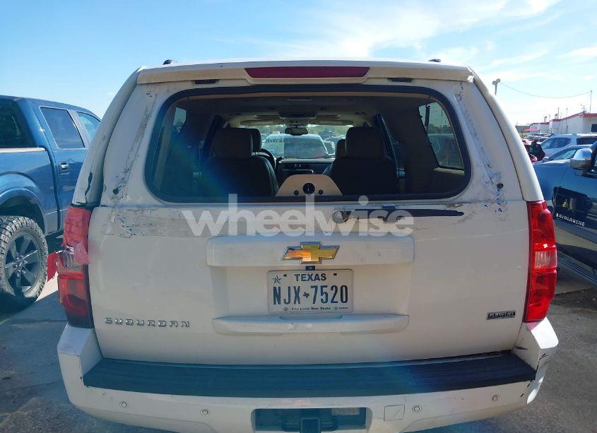 Photo 6 of 2011 Chevrolet Suburban 1500 LT1 (VIN 1GNSKJE33BR329499)