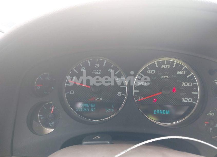 Photo 7 of 2011 Chevrolet Suburban 1500 LT1 (VIN 1GNSKJE33BR329499)