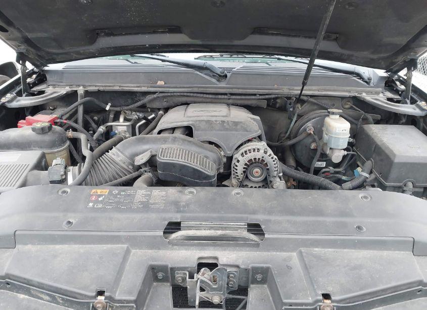 Photo 10 of 2011 Chevrolet Suburban 1500 LT1 (VIN 1GNSKJE34BR254098)