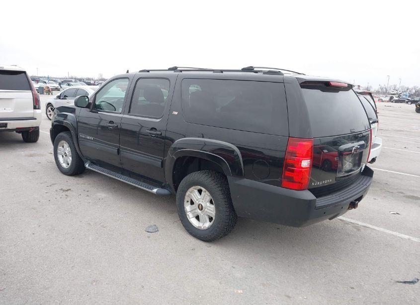 Photo 3 of 2011 Chevrolet Suburban 1500 LT1 (VIN 1GNSKJE34BR254098)