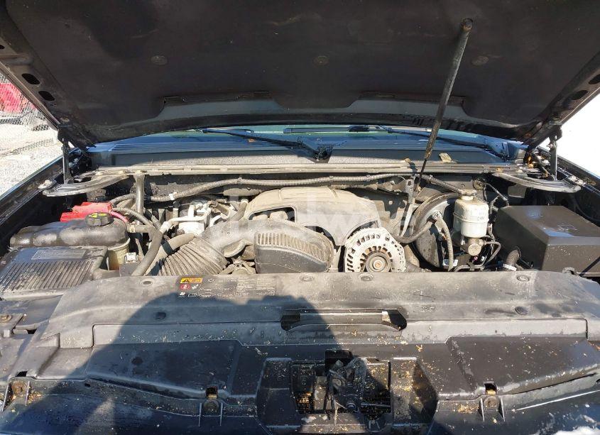 Photo 10 of 2011 Chevrolet Suburban 1500 LT1 (VIN 1GNSKJE34BR400810)