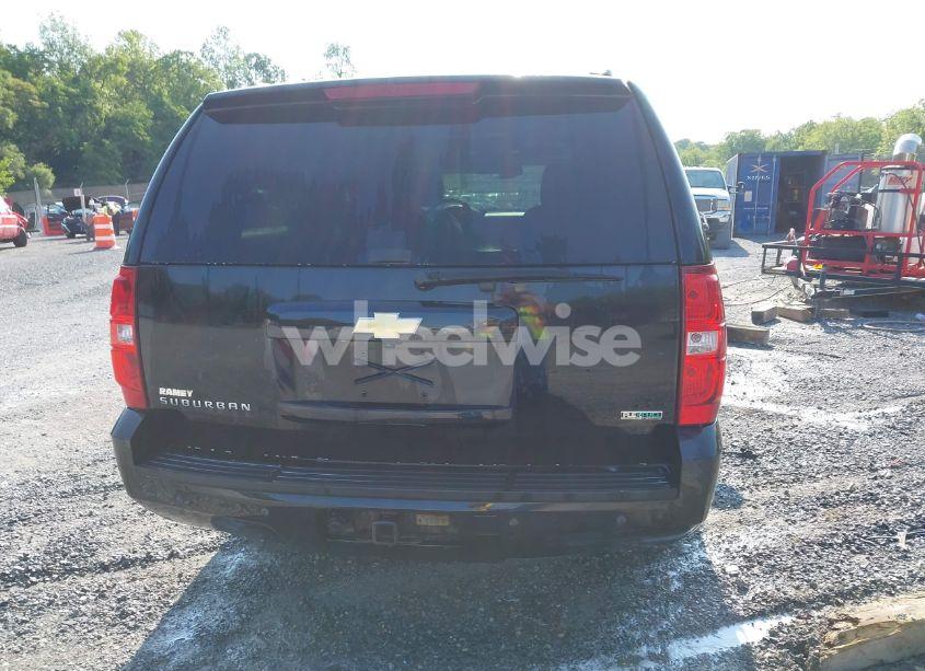 Photo 16 of 2011 Chevrolet Suburban 1500 LT1 (VIN 1GNSKJE34BR400810)