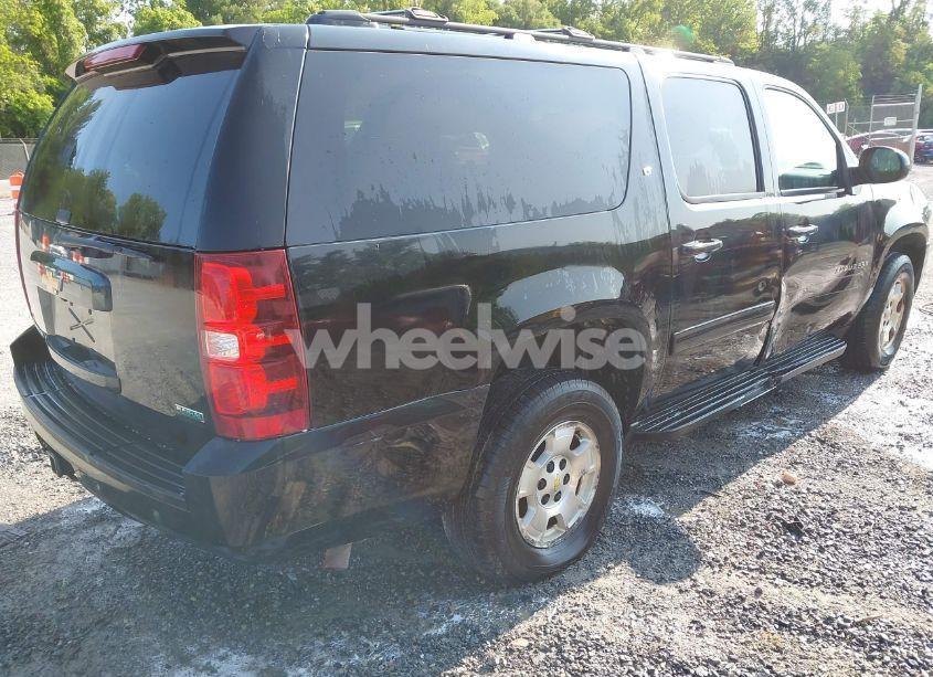 Photo 4 of 2011 Chevrolet Suburban 1500 LT1 (VIN 1GNSKJE34BR400810)