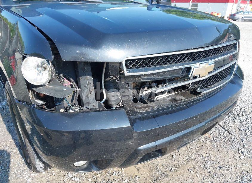 Photo 6 of 2011 Chevrolet Suburban 1500 LT1 (VIN 1GNSKJE34BR400810)