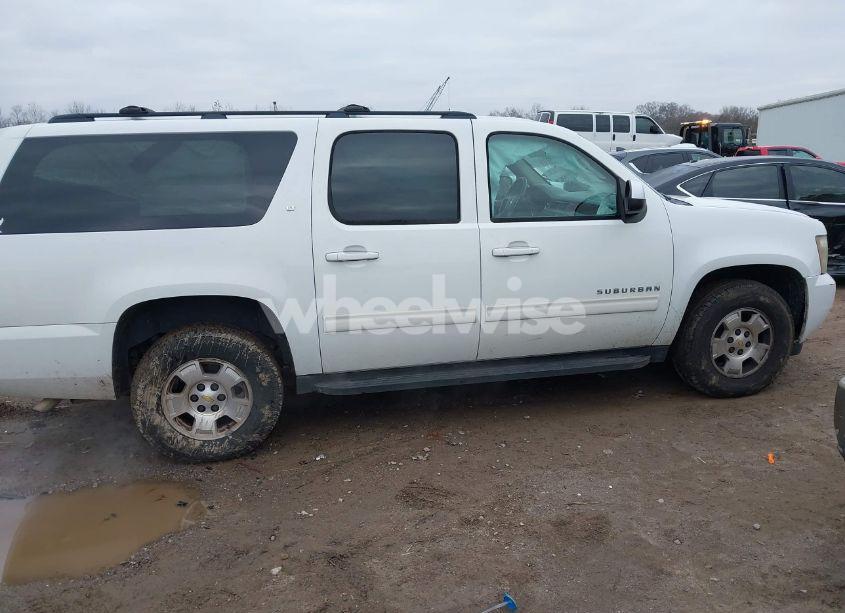 Photo 13 of 2011 Chevrolet Suburban 1500 LT1 (VIN 1GNSKJE36BR184345)