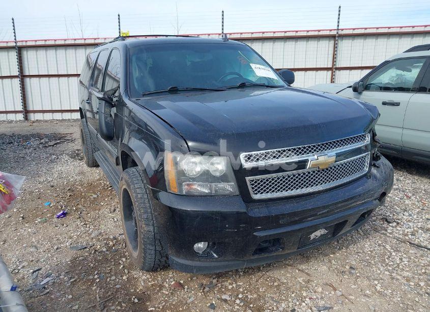 2011 Chevrolet Suburban 1500 LT1 (VIN 1GNSKJE36BR210250) main photo
