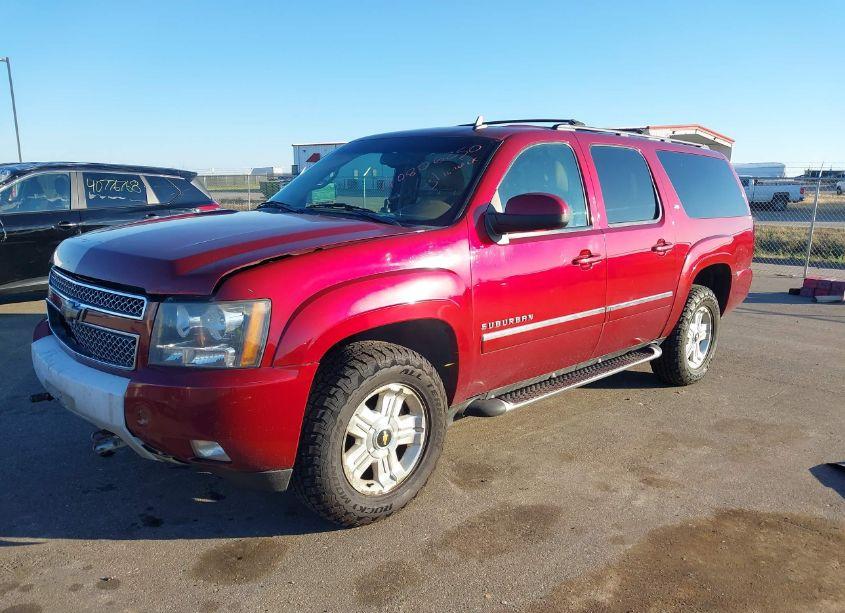 Photo 2 of 2011 Chevrolet Suburban 1500 LT1 (VIN 1GNSKJE36BR317086)