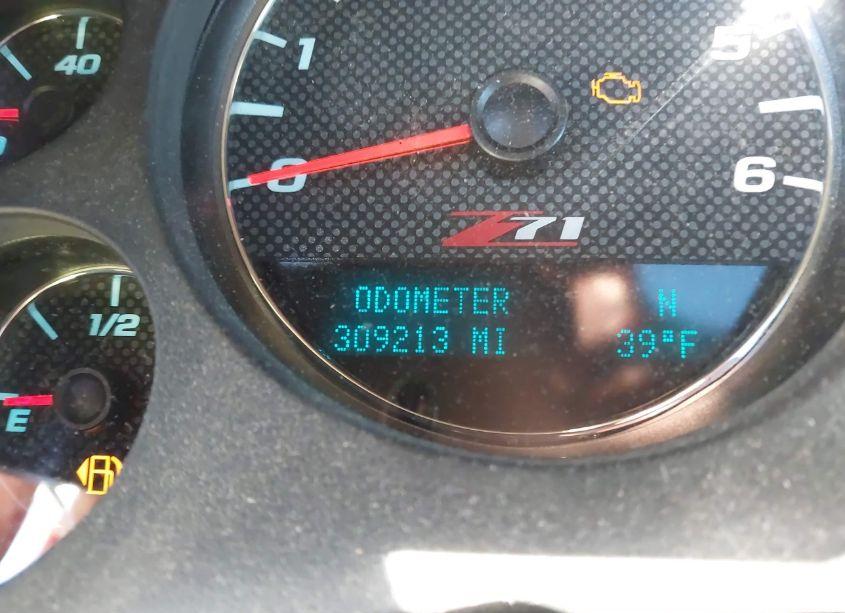 Photo 7 of 2011 Chevrolet Suburban 1500 LT1 (VIN 1GNSKJE36BR317086)