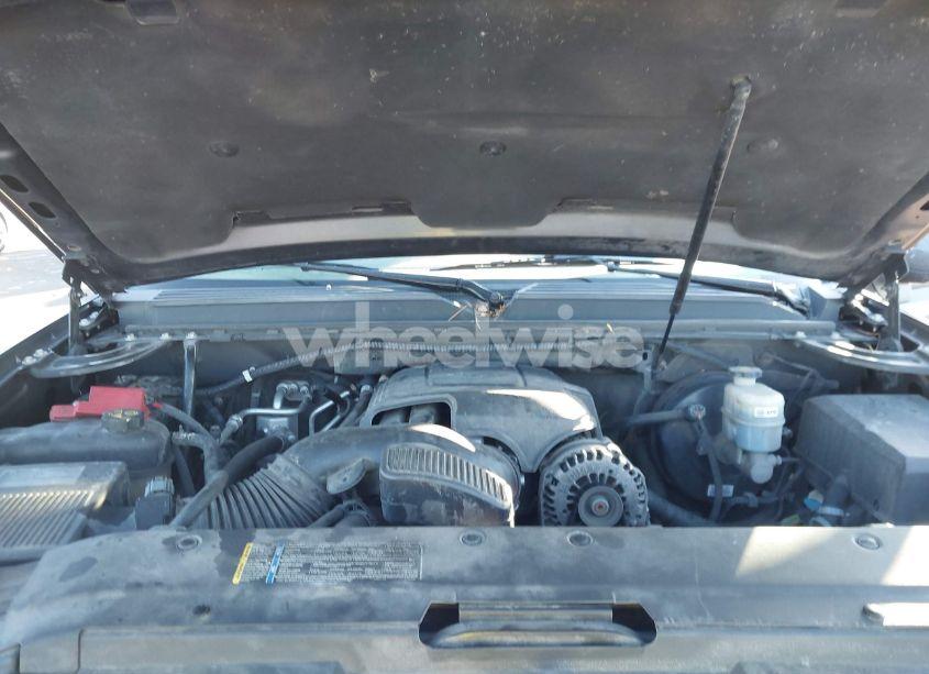 Photo 10 of 2011 Chevrolet Suburban 1500 LT1 (VIN 1GNSKJE37BR114322)