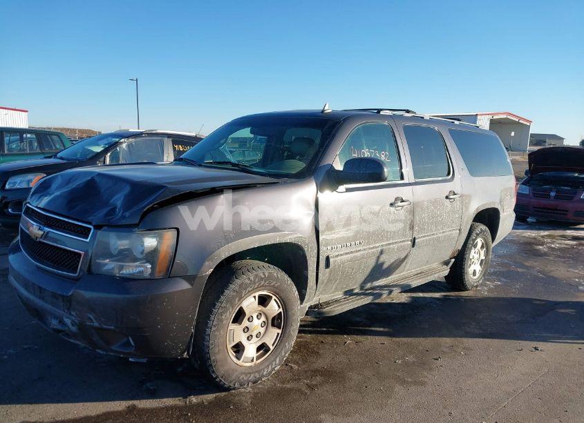 Photo 2 of 2011 Chevrolet Suburban 1500 LT1 (VIN 1GNSKJE37BR114322)