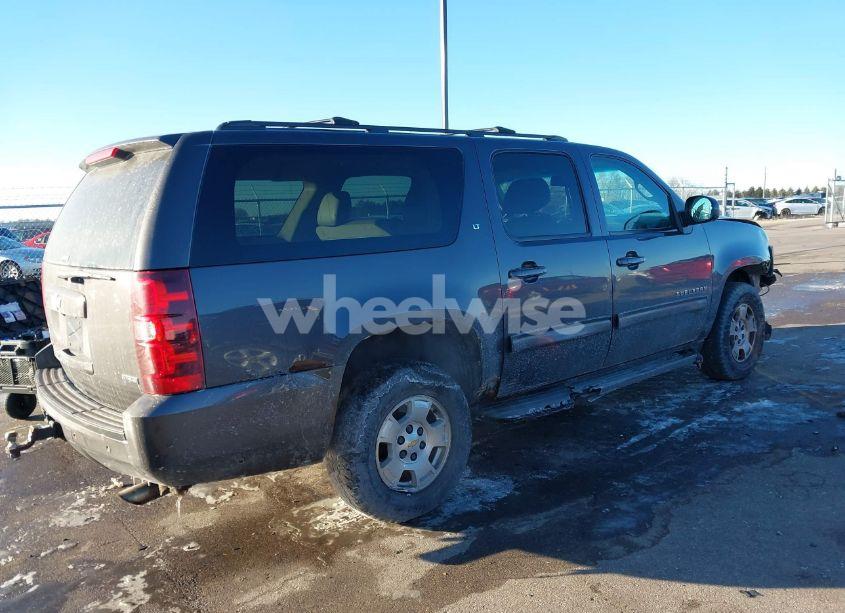 Photo 4 of 2011 Chevrolet Suburban 1500 LT1 (VIN 1GNSKJE37BR114322)