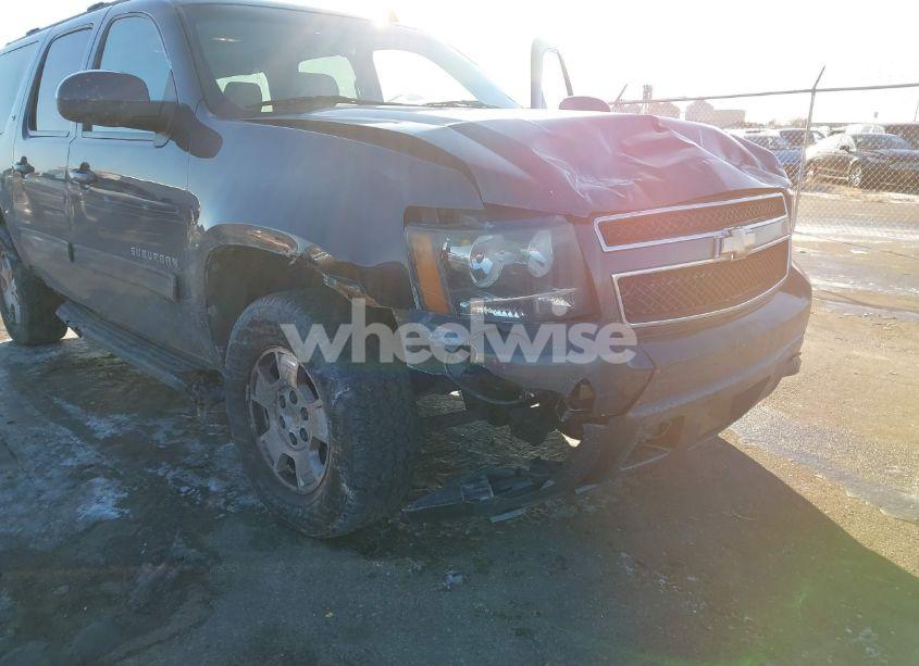 Photo 6 of 2011 Chevrolet Suburban 1500 LT1 (VIN 1GNSKJE37BR114322)