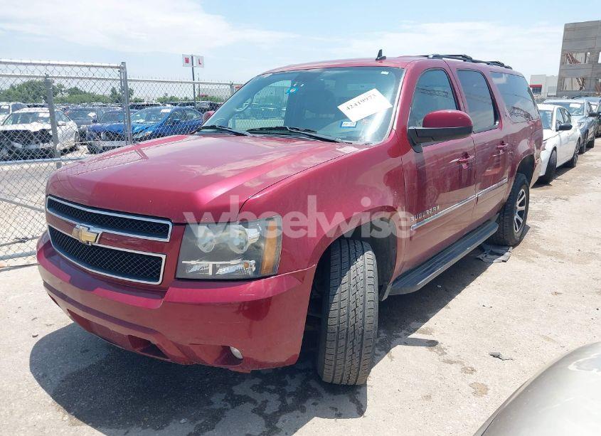 Photo 2 of 2011 Chevrolet Suburban 1500 LT1 (VIN 1GNSKJE39BR167040)