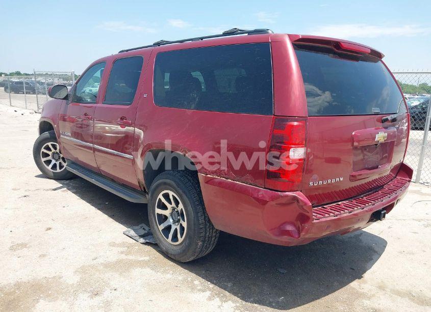 Photo 3 of 2011 Chevrolet Suburban 1500 LT1 (VIN 1GNSKJE39BR167040)