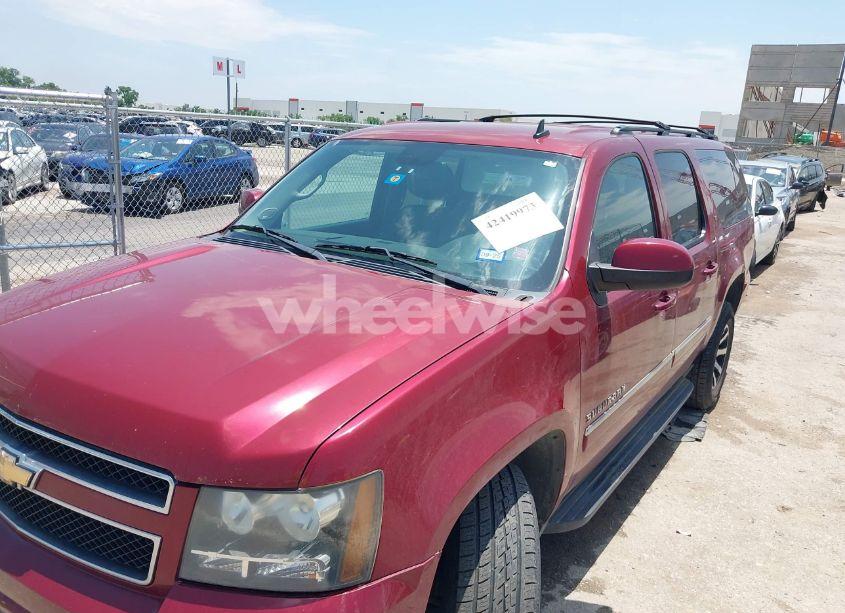 Photo 6 of 2011 Chevrolet Suburban 1500 LT1 (VIN 1GNSKJE39BR167040)