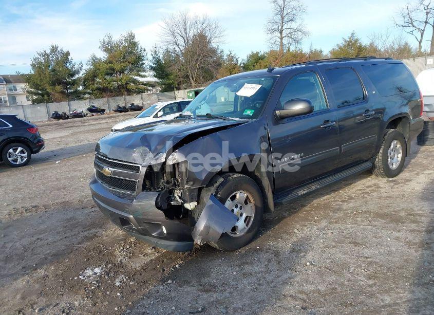Photo 2 of 2011 Chevrolet Suburban 1500 LT1 (VIN 1GNSKJE39BR296248)
