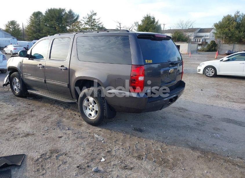 Photo 3 of 2011 Chevrolet Suburban 1500 LT1 (VIN 1GNSKJE39BR296248)