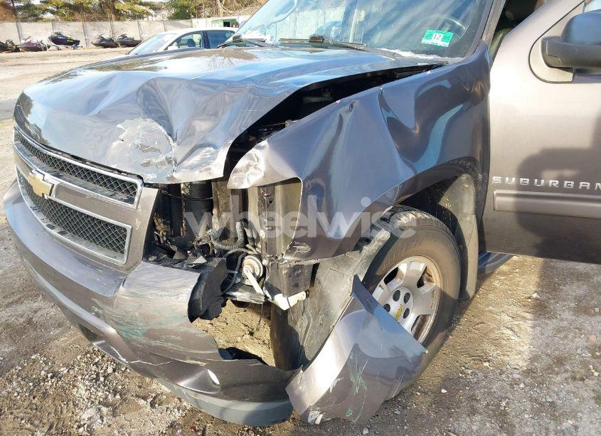 Photo 6 of 2011 Chevrolet Suburban 1500 LT1 (VIN 1GNSKJE39BR296248)