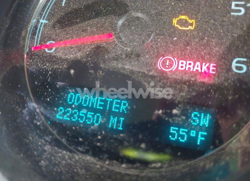 Photo 15 of 2011 Chevrolet Suburban 1500 LT1 (VIN 1GNSKJE39BR320788)