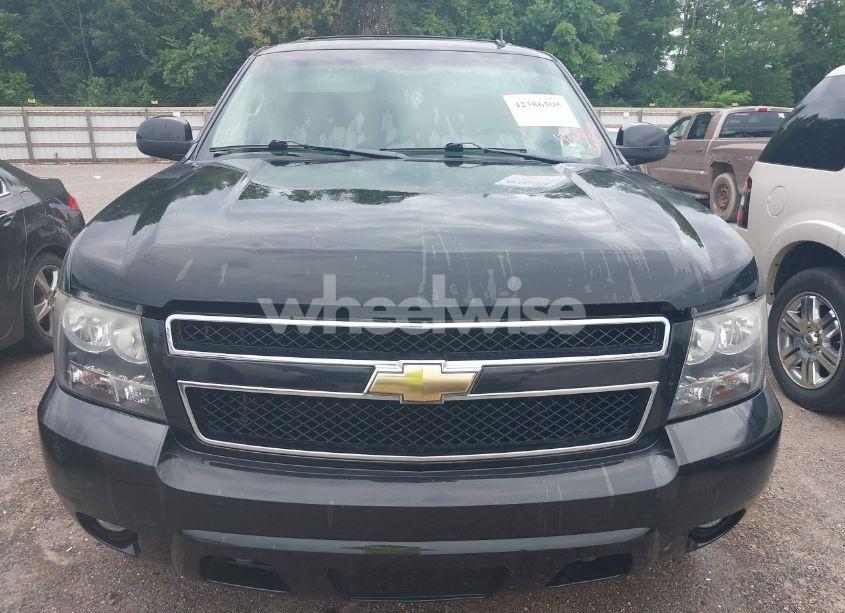 Photo 6 of 2011 Chevrolet Suburban 1500 LT1 (VIN 1GNSKJE39BR320788)