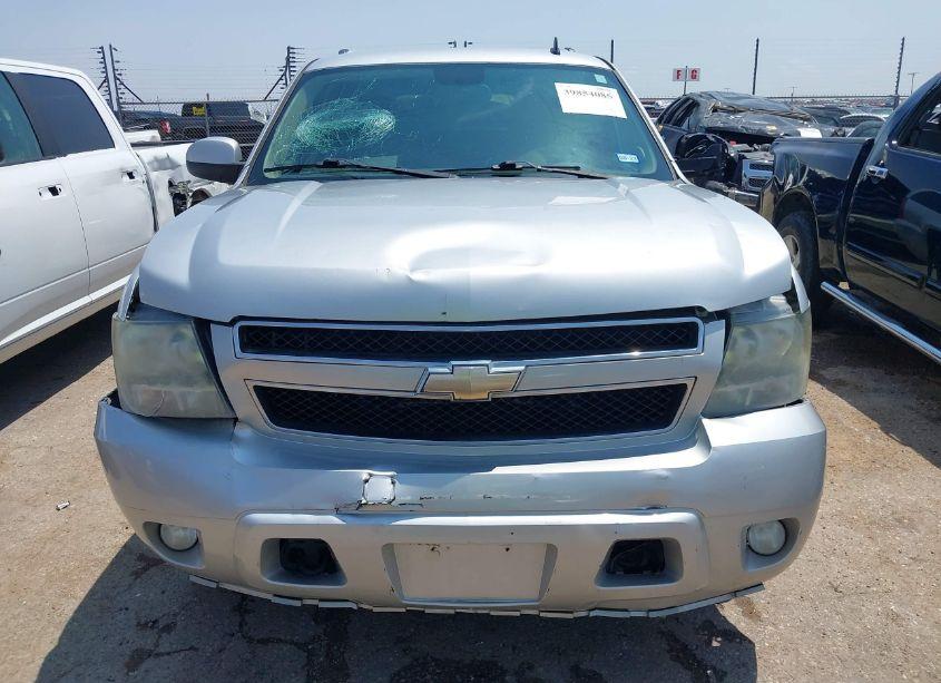 Photo 12 of 2011 Chevrolet Suburban 1500 LT1 (VIN 1GNSKJE3XBR332710)