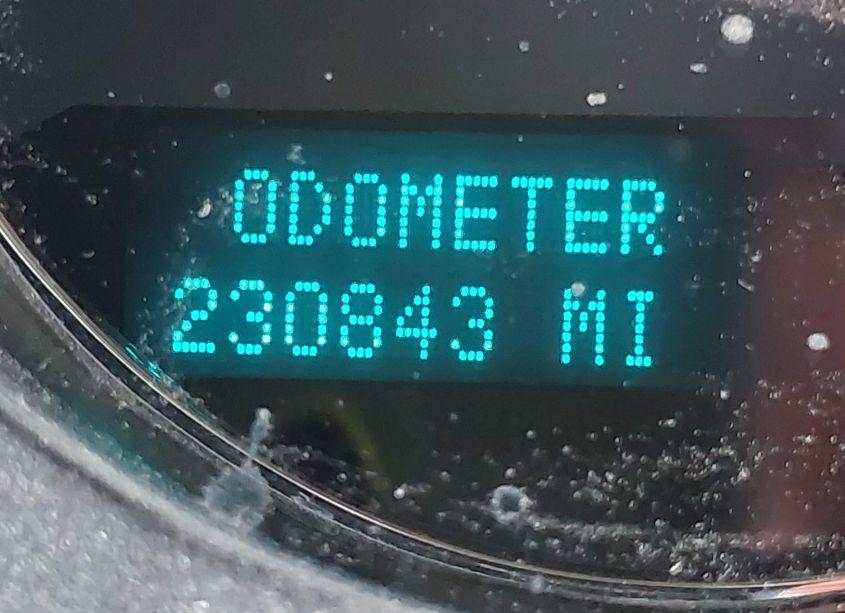 Photo 15 of 2011 Chevrolet Suburban 1500 LT1 (VIN 1GNSKJE3XBR332710)