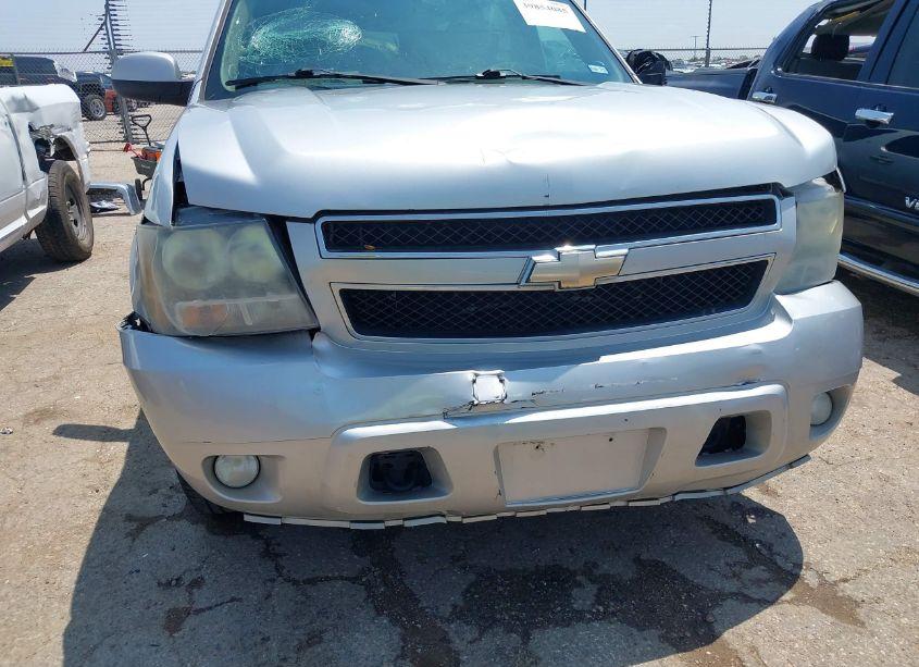 Photo 6 of 2011 Chevrolet Suburban 1500 LT1 (VIN 1GNSKJE3XBR332710)