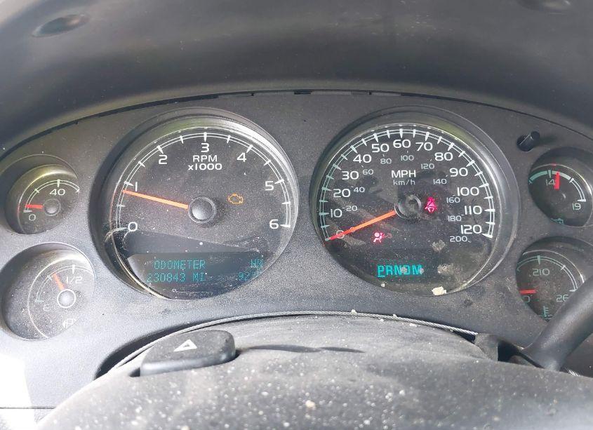 Photo 7 of 2011 Chevrolet Suburban 1500 LT1 (VIN 1GNSKJE3XBR332710)