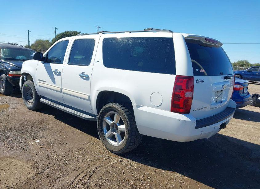 Photo 3 of 2011 Chevrolet Suburban 1500 LT1 (VIN 1GNSKJE3XBR367943)