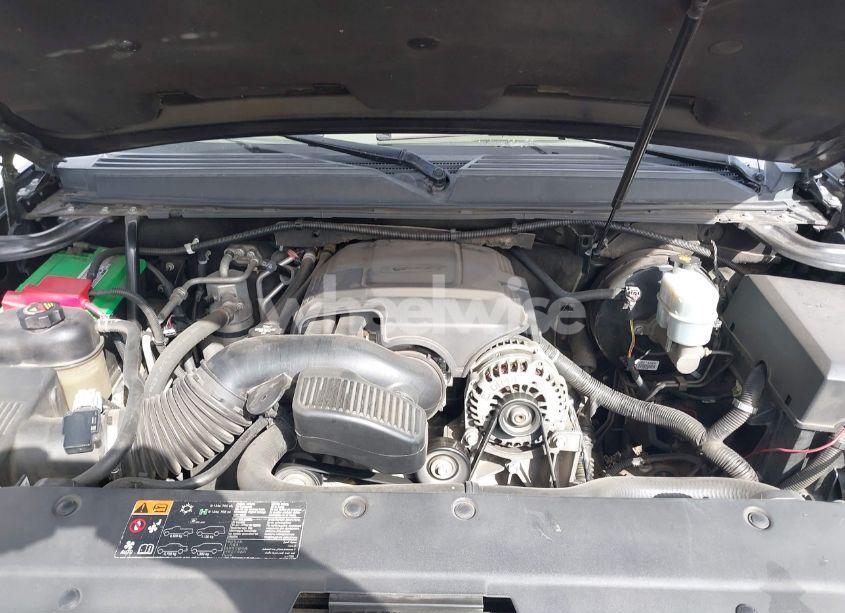 Photo 10 of 2012 Chevrolet Suburban 1500 LT (VIN 1GNSKJE70CR135369)