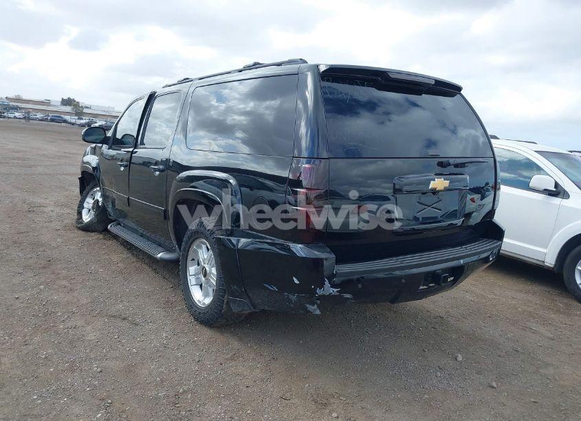 Photo 3 of 2012 Chevrolet Suburban 1500 LT (VIN 1GNSKJE70CR135369)