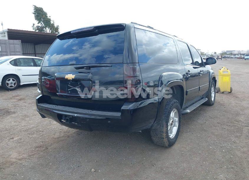 Photo 4 of 2012 Chevrolet Suburban 1500 LT (VIN 1GNSKJE70CR135369)